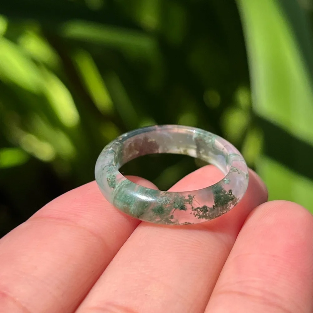 Size 7.5 natural moss agate band‎ ring